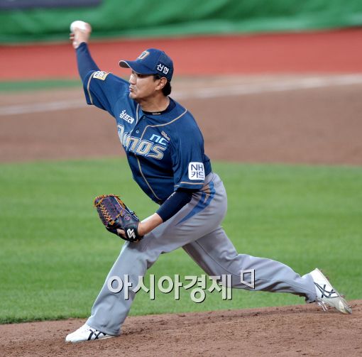 [포토]역투하는 NC 선발 손민한