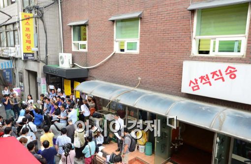 [포토]1층에선 기자회견 2층에선 압수수색 