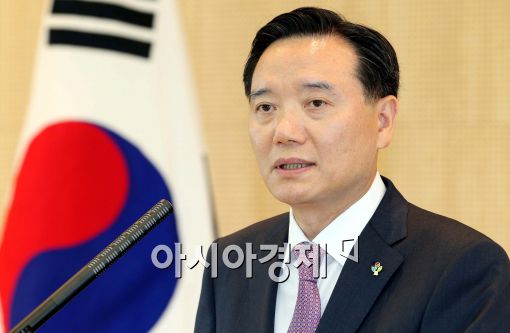 [포토]입장발표하는 김현웅 법무부 장관 내정자