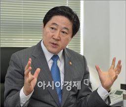 [아시아초대석]국내선 드문 해양법 번호사 출신, 탁월한 추진력이 강점