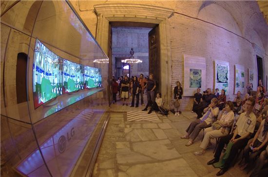 LG 올레드 TV, 세계문화유산 터키 '아야소피아' 박물관에 설치