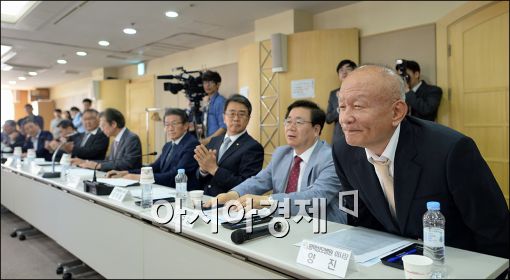 [포토]간담회 참석한 양진 평택성모병원 이사장