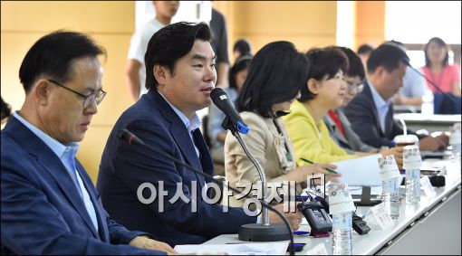 [포토]병원협회 찾아간 원유철 정책위의장