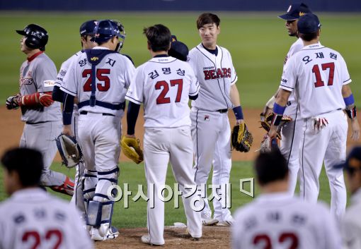 [포토]SK 상대로 10-1 대승한 두산 