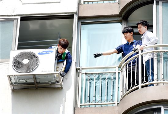 [포토]'무더위 대비' 삼성전자 스마트에어컨 Q9000 설치 현장