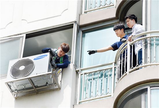 [포토]'무더위 대비' 삼성전자 스마트에어컨 Q9000 설치 현장