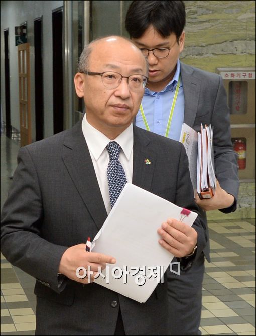 [포토]국회, 복지위 출석하는 문형표 장관