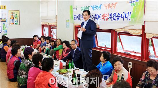 싱싱한 활어회는 원산지 완도서 먹어야 제 맛