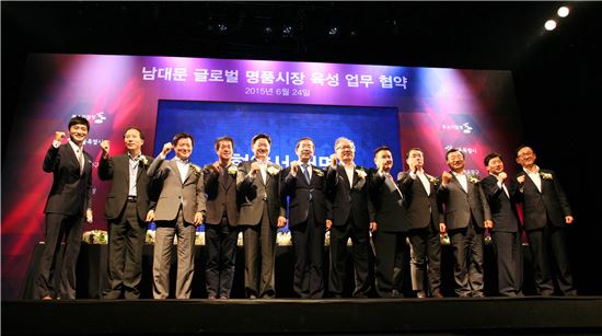 [포토]신세계百, 메사빌딩에 상설 한류공연장 만든다