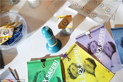 "성병 감지하면 색깔 변해"…똑똑한 콘돔 발명 