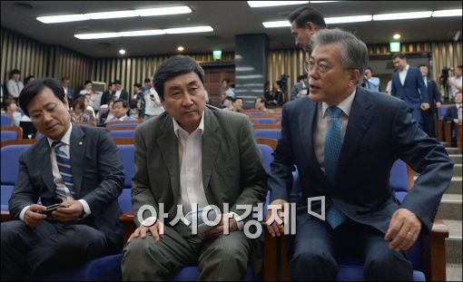 [포토]긴급 의총참석하는 새정치연합 지도부