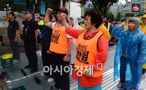 [포토]최저임금 1만원 보장하라 