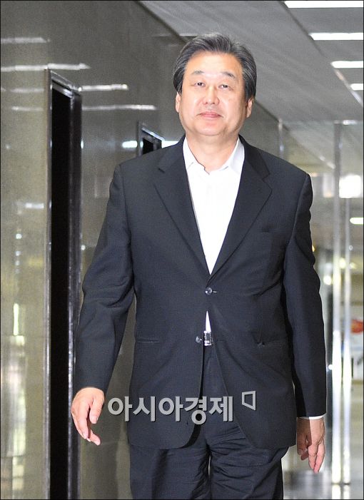 [포토]비공개 최고위 참석하는 김무성 대표