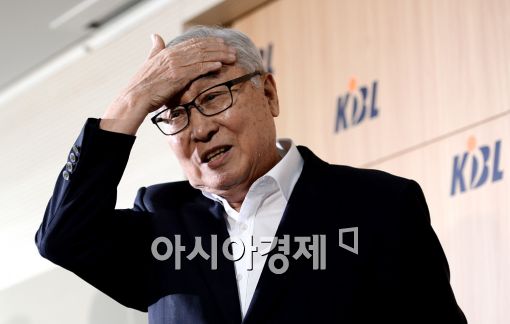 [포토]김영기 KBL총재, '이거 참 난감하네'