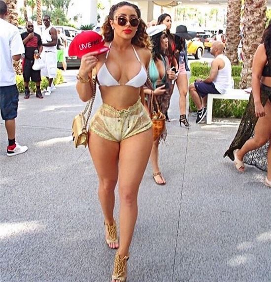 [포토] 니키 무다리스, 비현실적인 풍만한 몸매