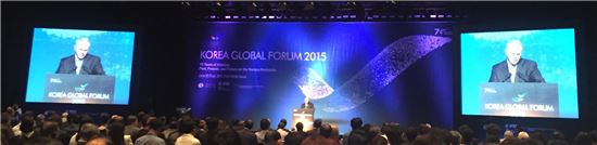 크리스토퍼 힐 "北정권 통제력 상실 이후 대비해야"