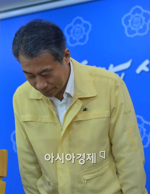 [포토]정종섭 '현장학습 중 안전사고, 국민께 죄송하다' 