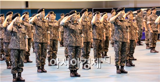 완도군은 지난 2일 완도군 농어민문화체육센터에서 완도군 여성여비군소대를 창설했다.
