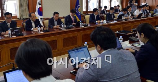 [포토]황교안 국무총리, 취임 후 기자간담회 개최