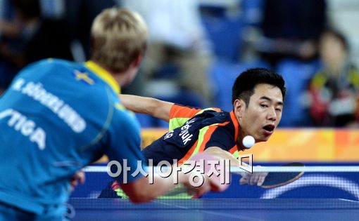 [포토]주세혁, '네트를 살짝 넘기며'