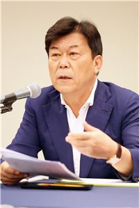 檢, '금품선거 혐의' 박성택 중기중앙회장 기소…당선무효 위기