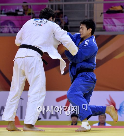 [포토]업어치기 시도하는 곽도한