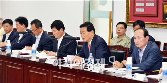 고창군(군수 박우정)은 2016년 국가예산확보를 위한 ‘고창군 함께하는 정책협의회’를 개최했다.
