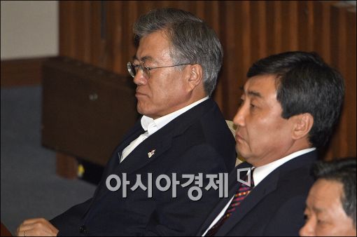 [포토]심각한 표정에 문재인·이종걸