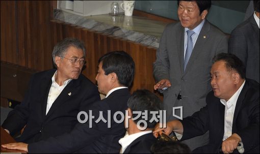 [포토]이야기하는 문재인·이상민