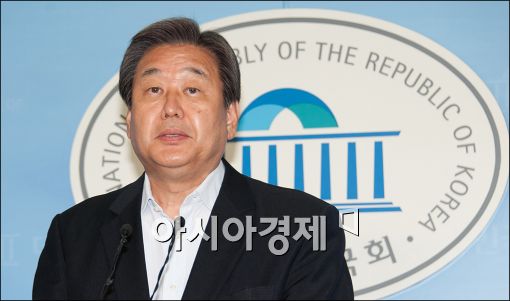 '불안한 출발…차분한 1주년' 김무성 대표 취임 1년