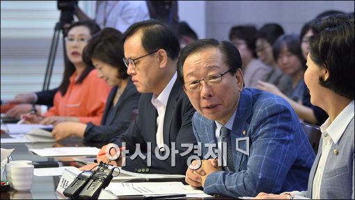 [포토]발언하는 안홍준 아동학대특위원장