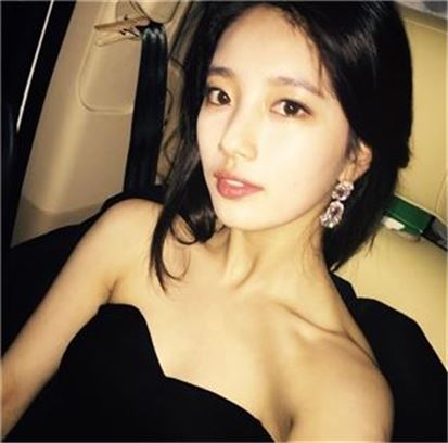 '치즈인더트랩' 수지, 검정 드레스 입고…성숙미 '물씬'