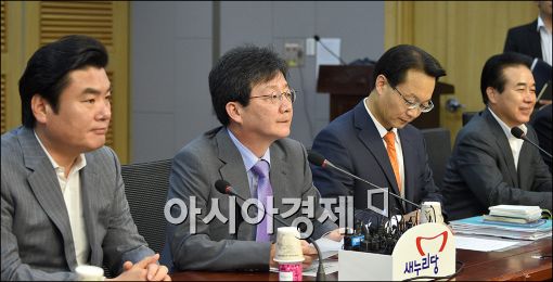 [포토]발언하는 유승민 원내대표
