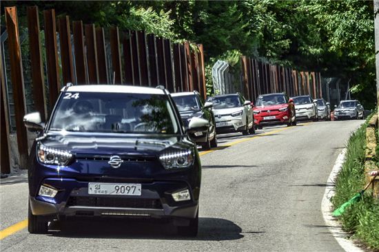 쌍용자동차는 7일 강원도 인제 스피디움에서 '티볼리 디젤' 출시 시승행사를 개최했다.