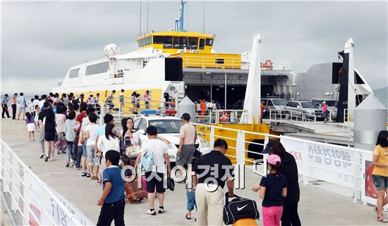 취항 5주년 맞은 오렌지호, 누적 승객 200만명 돌파