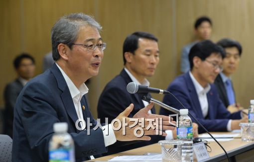 [포토]모두발언하는 임종룡 금융위원장