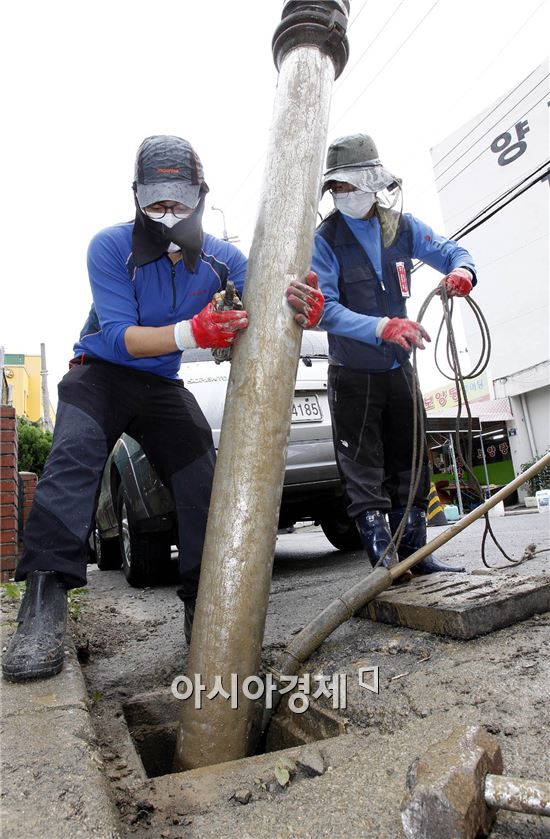 [포토]광주시 북구, 장마대비 하수 정비