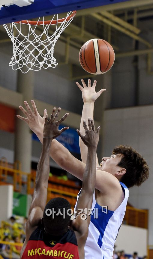 [포토]강상재, '내 눈엔 림만 보여'