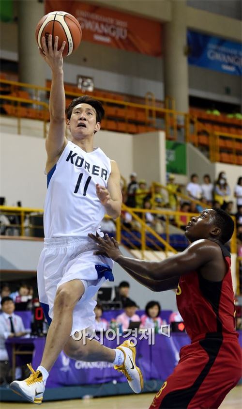 [광주U대회]이재도·한희원 활약, 男 농구 조별예선 2연승
