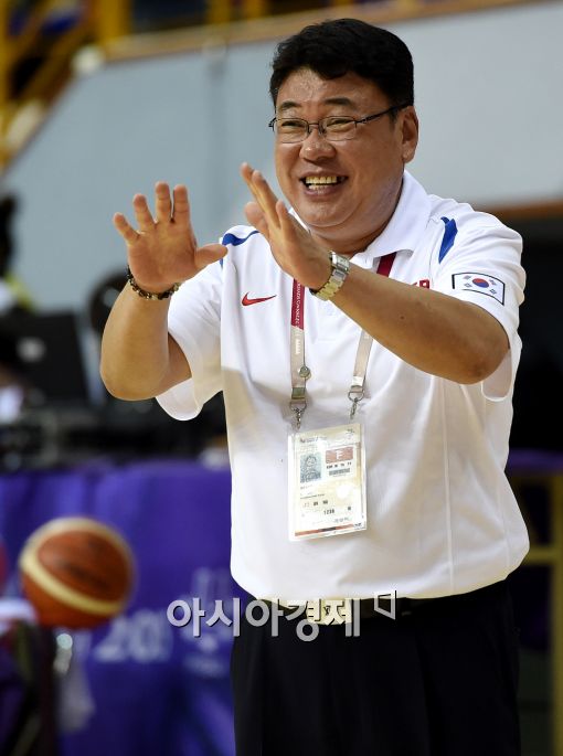 [포토]이민현 감독, '애들아, 살살해~'