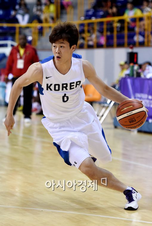 [포토]드리블하는 최창진