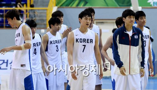 한국 男 농구, 세계랭킹 30위로 하락…아시아 5위