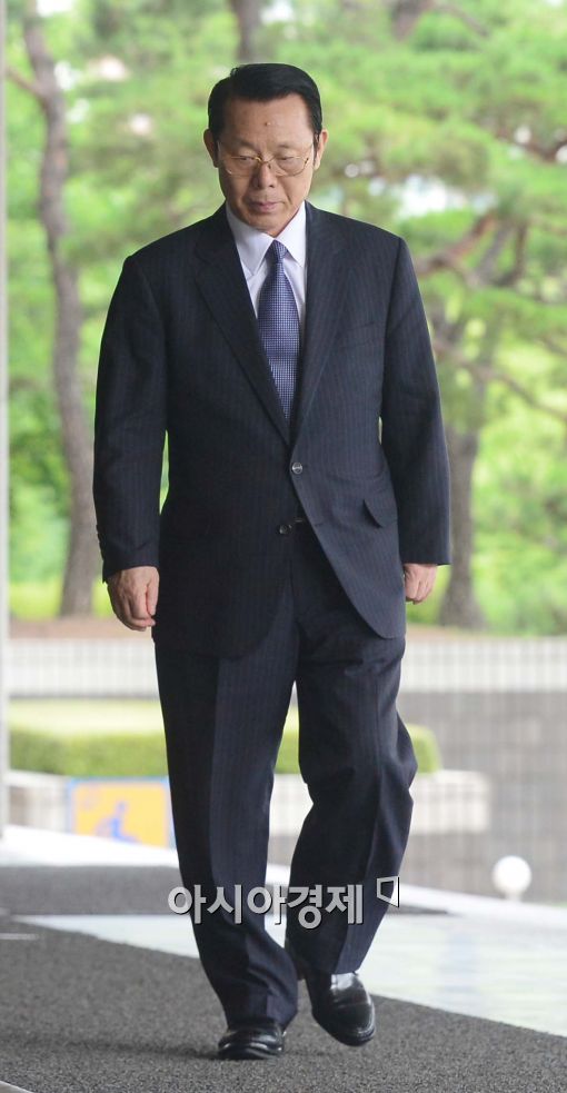 [포토]긴장한 박성철 신원그룹 회장