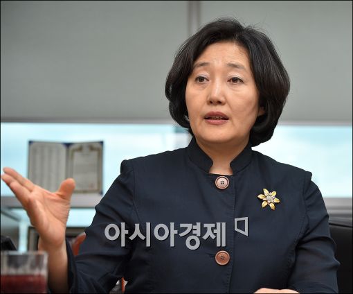 野, 재벌개혁특위 설치…위원장에 '삼성저격수' 박영선 의원