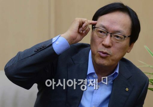 [아시아초대석] '자산운용' 전면에...김용환 농협금융 회장의 승부수