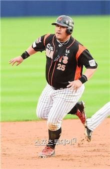 숫자로 본 프로야구(KBO), 김태균 16억원…5년 연속 최고연봉 기록