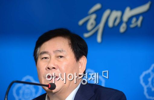 崔, '기재부VS예정처' 발언…"바람직하지 않아"
