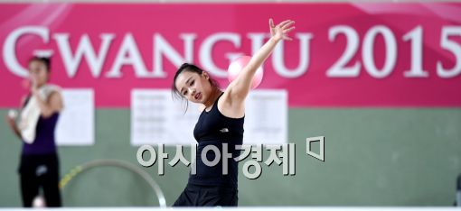 [포토]광주U대회 출전 앞두고 훈련하는 손연재