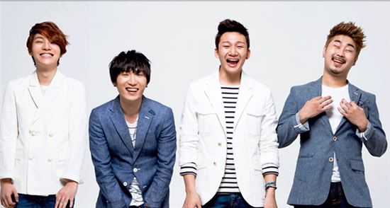 김태현, 박가람, 김현우, 김재흥(왼쪽부터) 사진=딕펑스 공식홈페이지 캡처