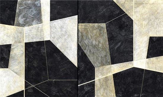 공시네, 'Ω (옴) 부분', 린넨에 검은 젯소, 오일파스텔, 각각 60x60cm, 2015.